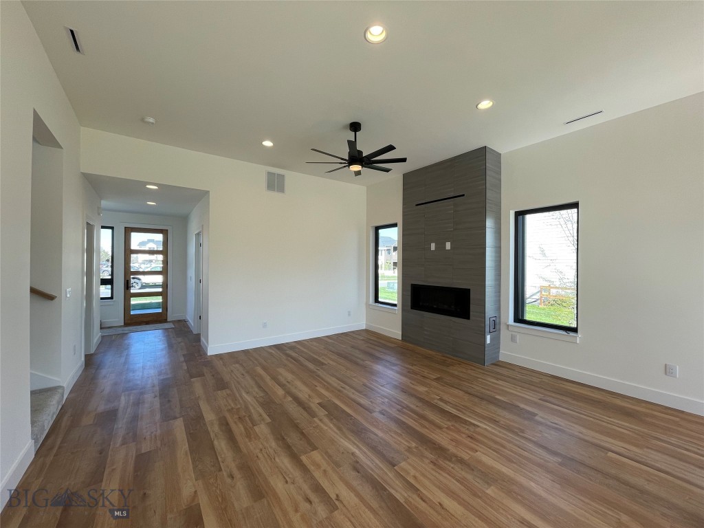 1460 Windrow Drive Property Photo 5