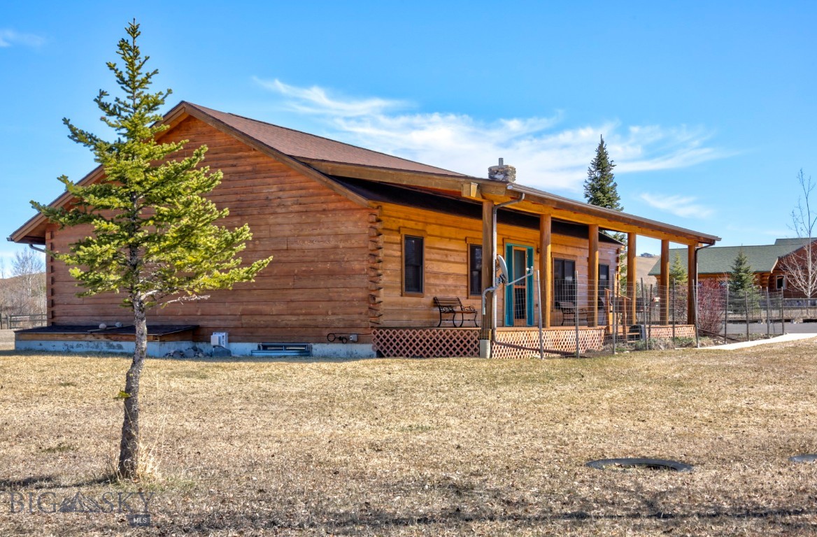 355 Low Bench Property Photo 1