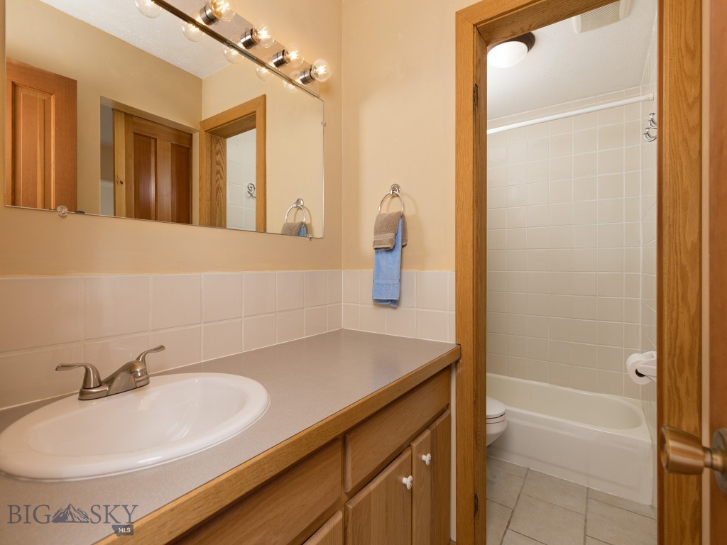 21 Sitting Bull 1219 Property Photo 15