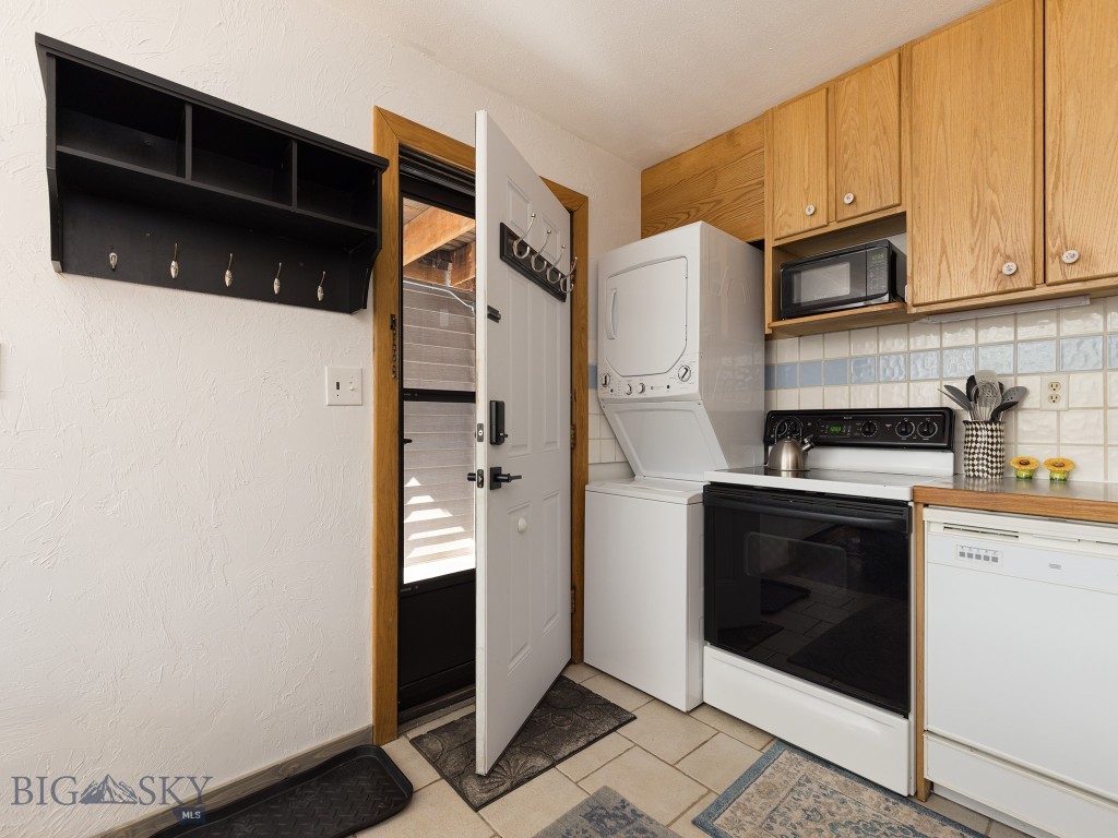 21 Sitting Bull 1219 Property Photo 22