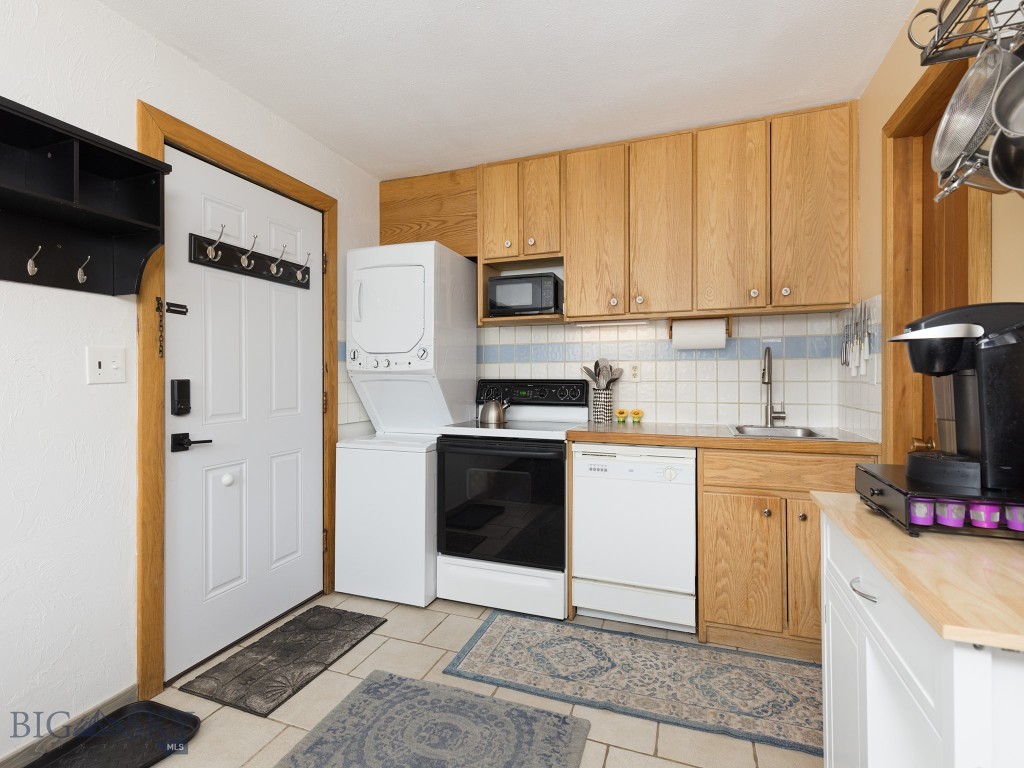 21 Sitting Bull 1219 Property Photo 30