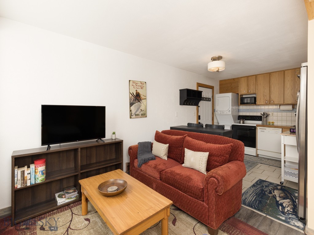 21 Sitting Bull 1219 Property Photo 36