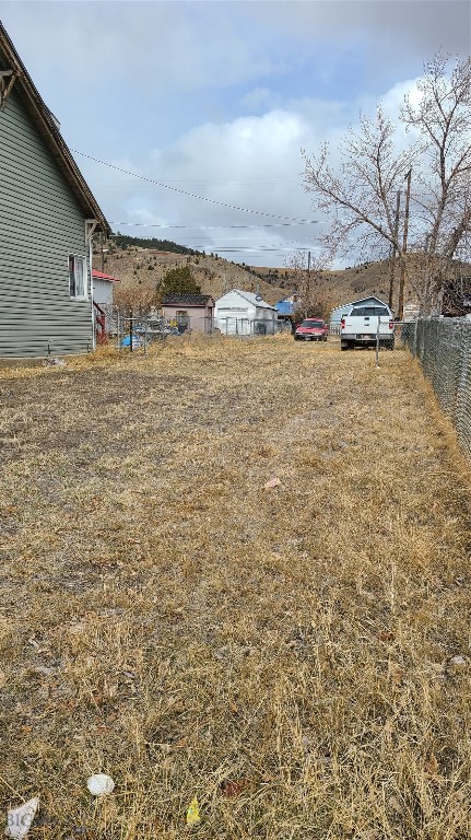 414 E Commercial Avenue Property Photo