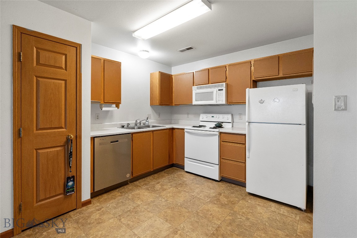 3505 Fallon Street C-28 Property Photo 17