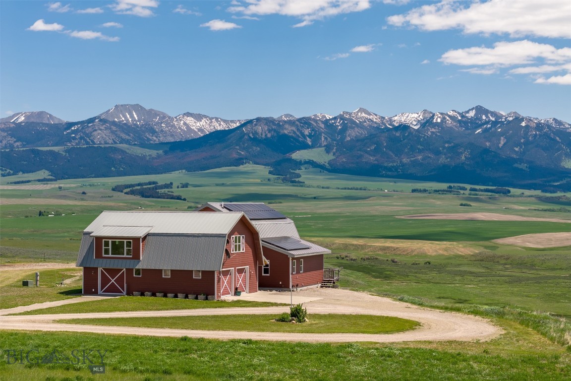 22 Porcupine Property Photo 1