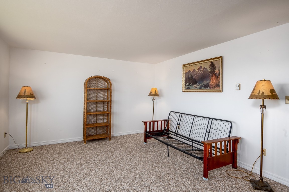 33 Valley Drive Property Photo 9