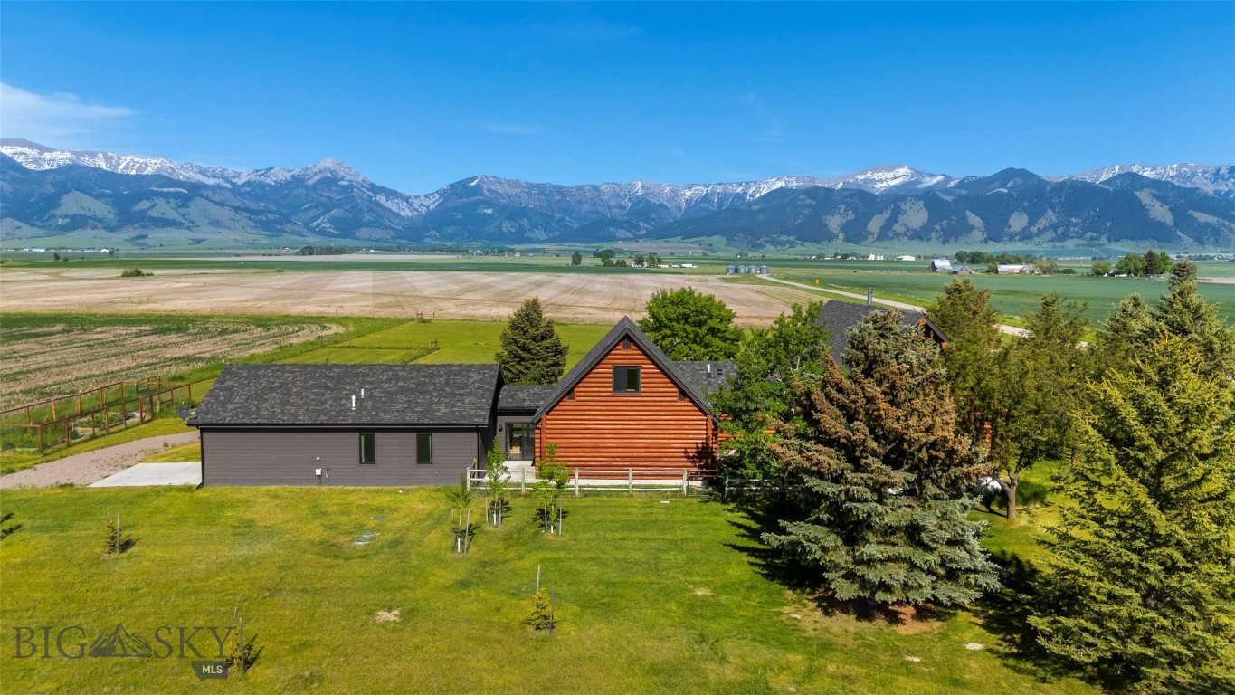 3033 Wes Davis Road Property Photo