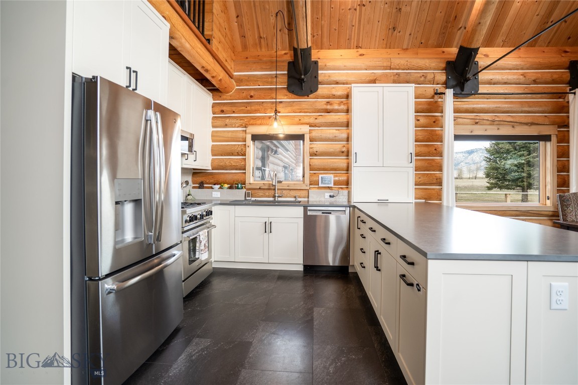 3033 Wes Davis Road Property Photo 12