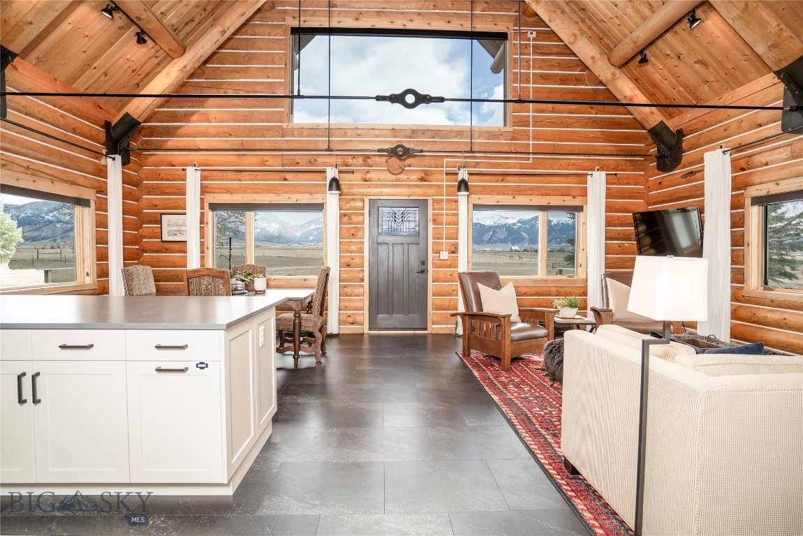 3033 Wes Davis Road Property Photo 13