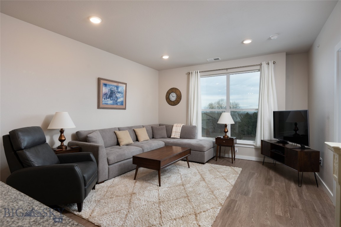 2720 Sartain 302b Property Photo 10