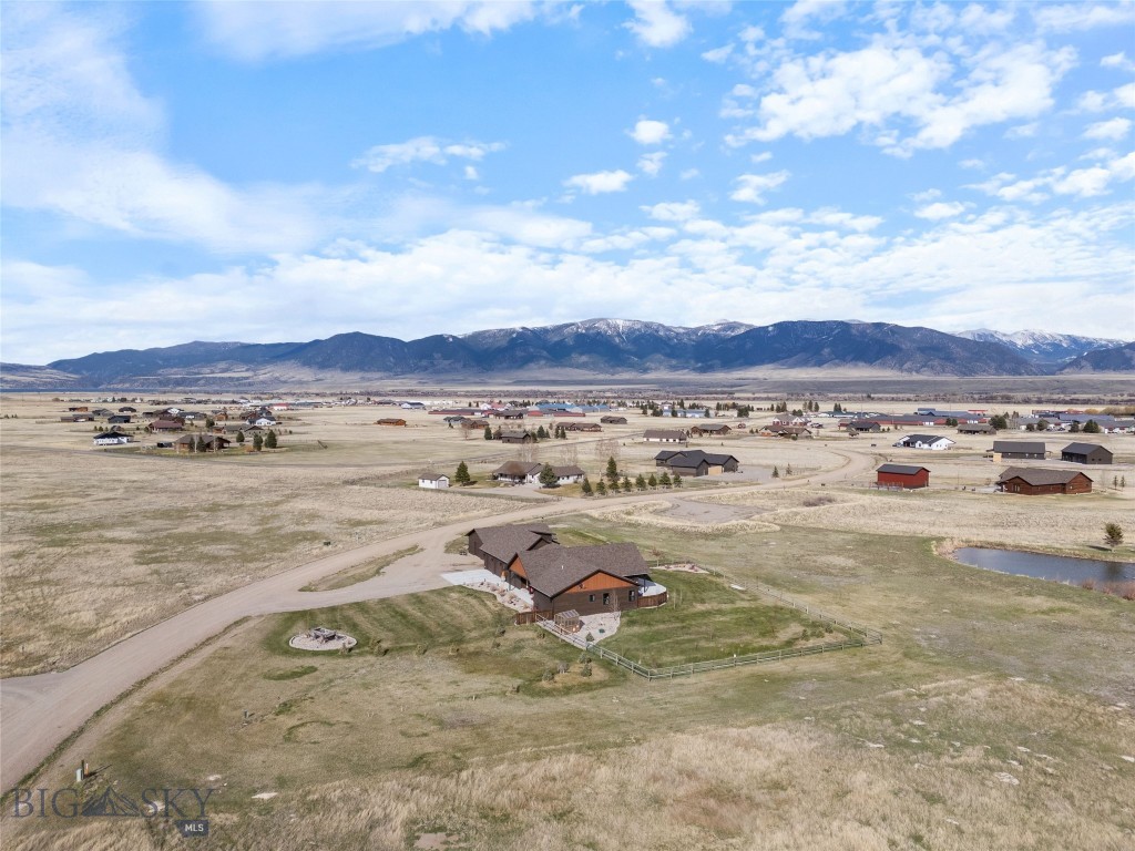 56 Sky View Drive Property Photo 4