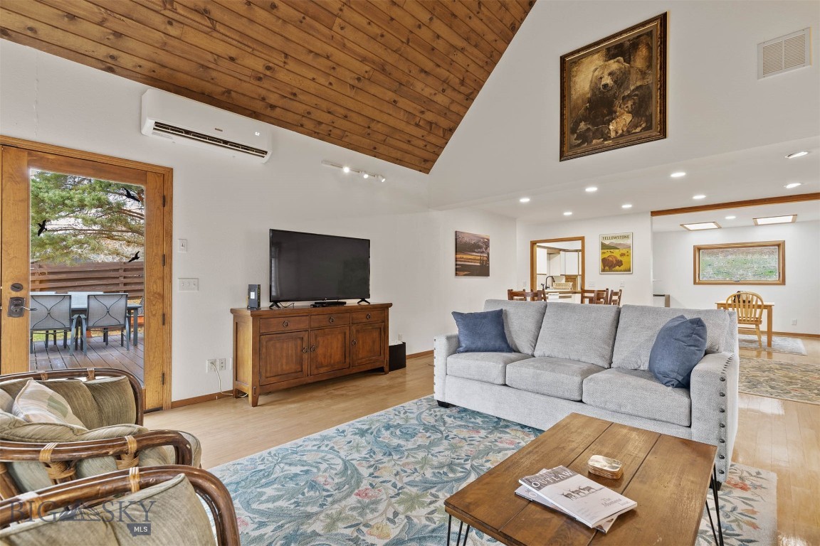 4 Solar Mountain Road Property Photo 12