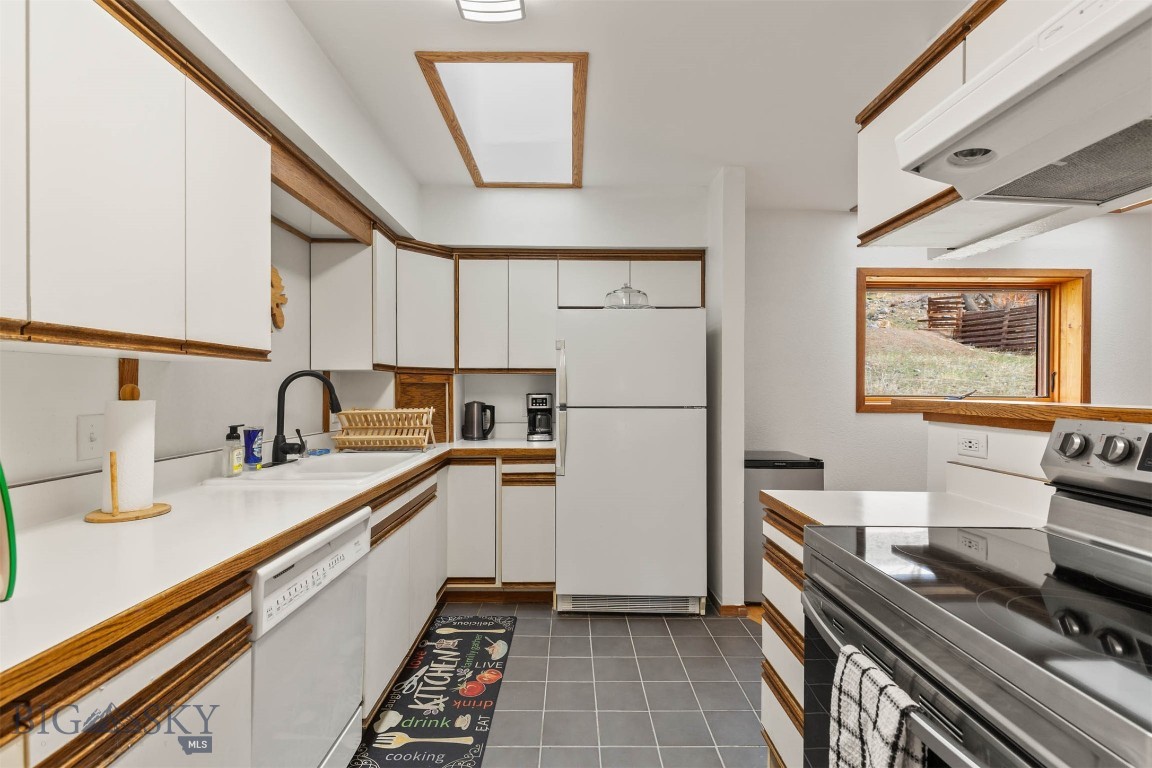 4 Solar Mountain Road Property Photo 17