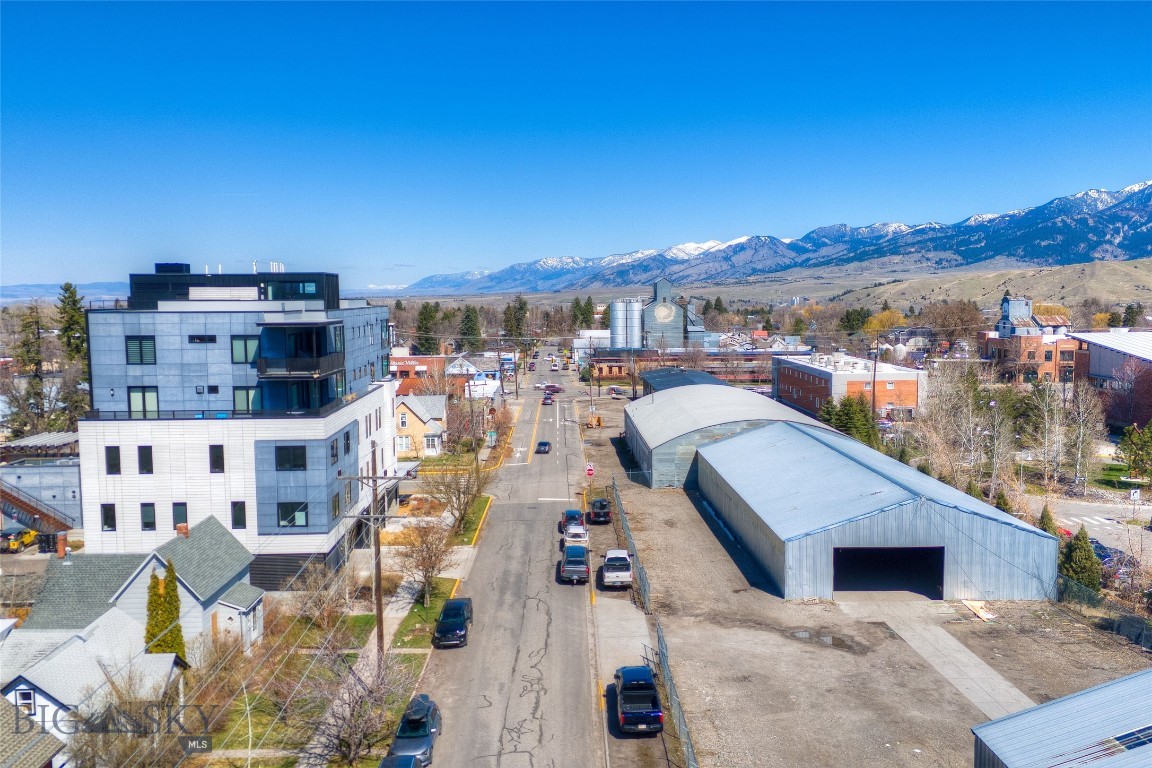 113 S Wallace Avenue Property Photo 8