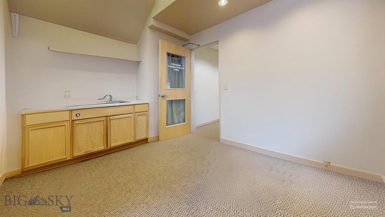 4135 Valley Commons D Property Photo 4