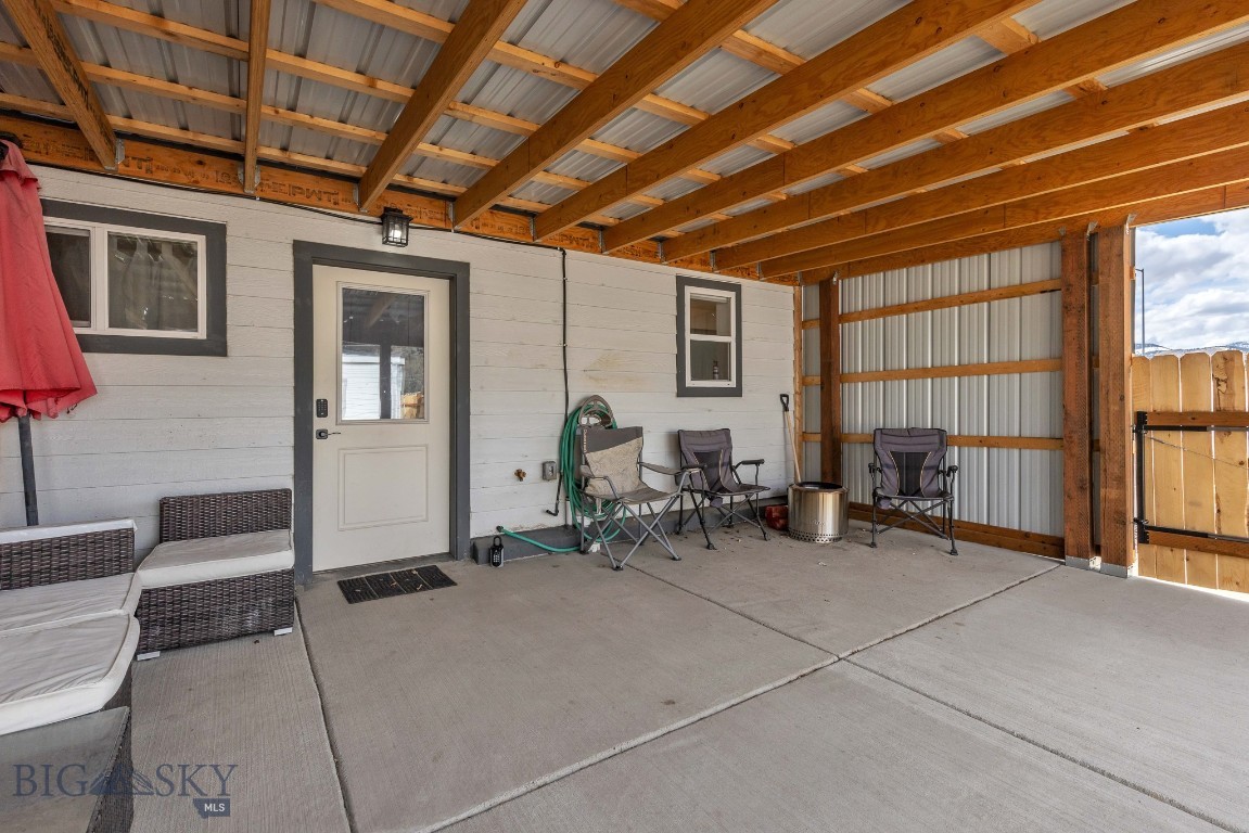 722 W Park Property Photo 33