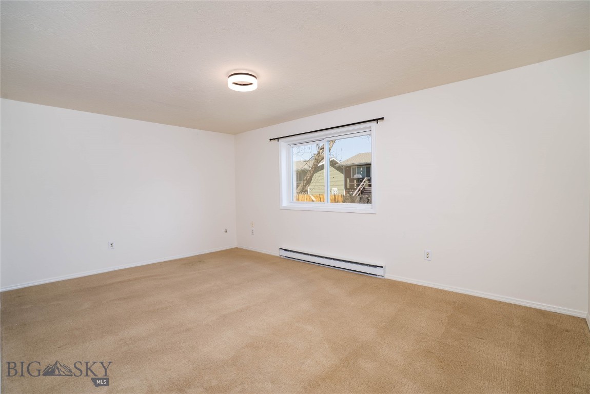 210 S 16th D Property Photo 5