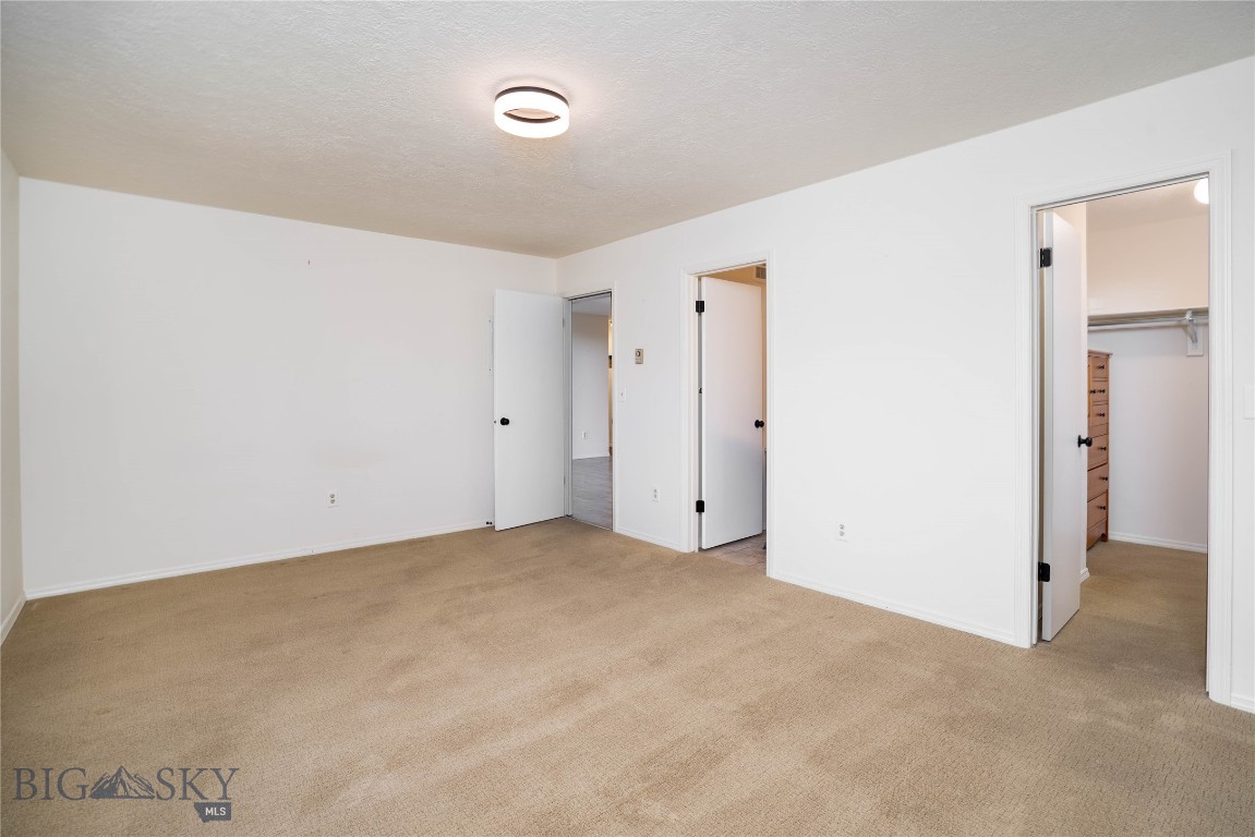 210 S 16th D Property Photo 6