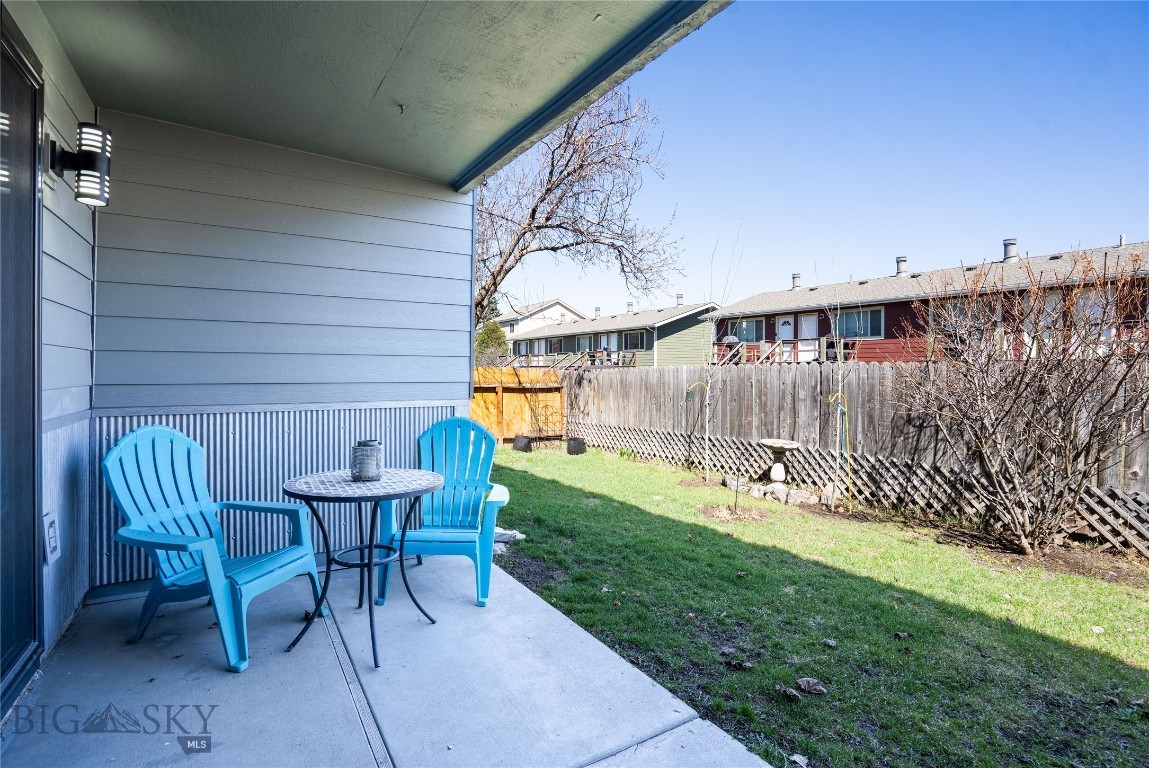 210 S 16th D Property Photo 16