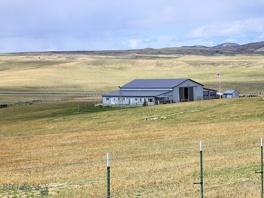 10 Lester Lane Property Photo 1