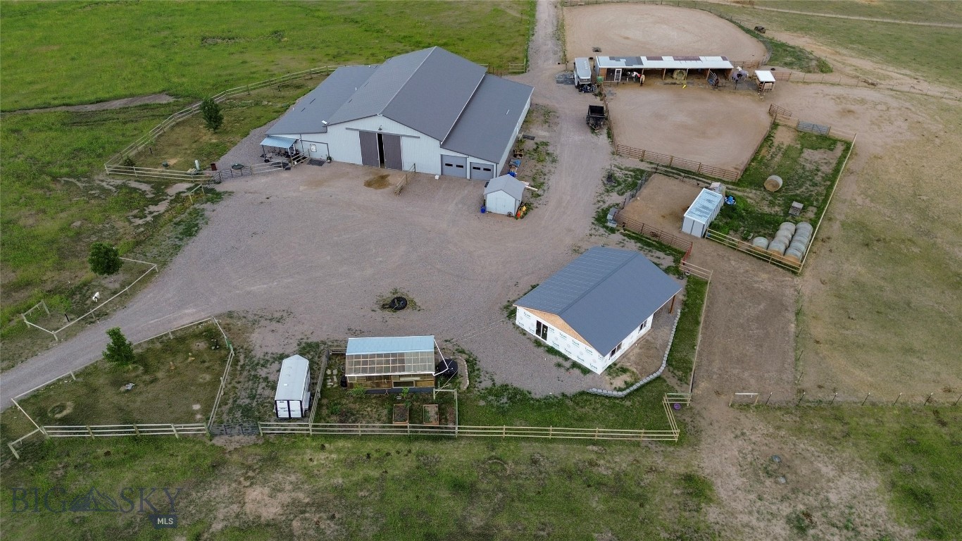 10 Lester Lane Property Photo 2
