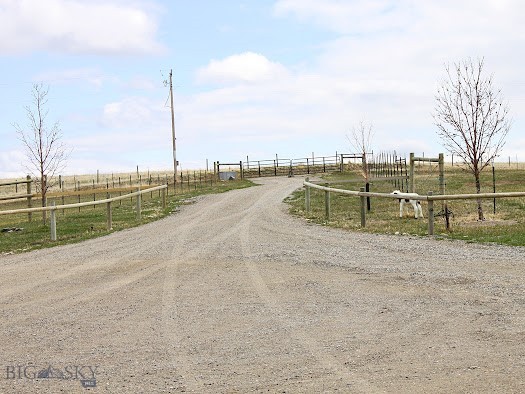 10 Lester Lane Property Photo 16