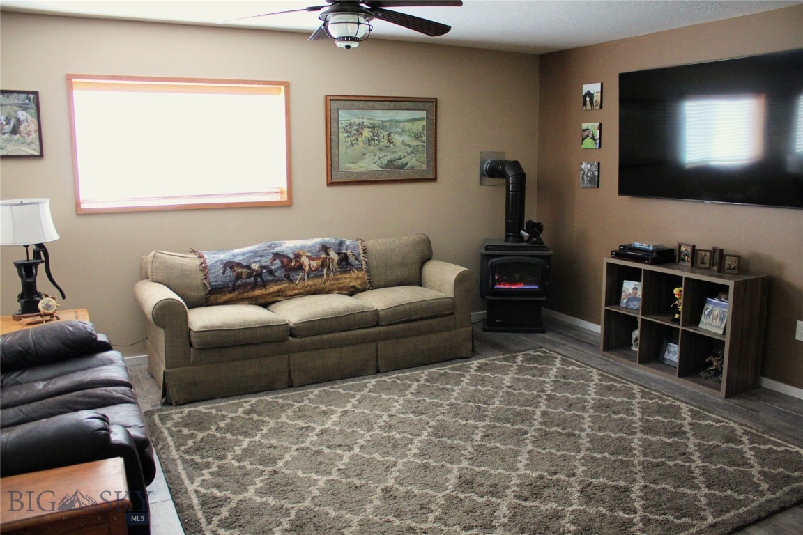10 Lester Lane Property Photo 23