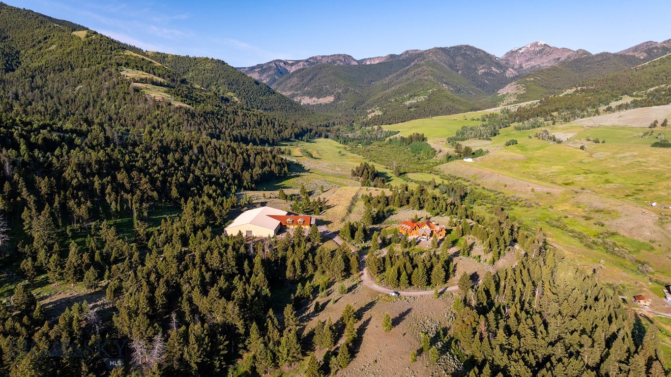 569/571 Cinnabar Basin Road Property Photo 1