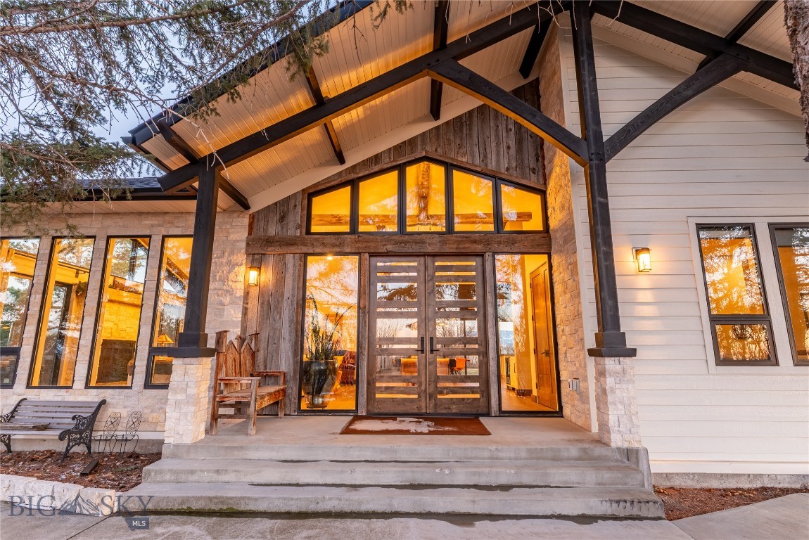 745/749 Rocky Road Property Photo
