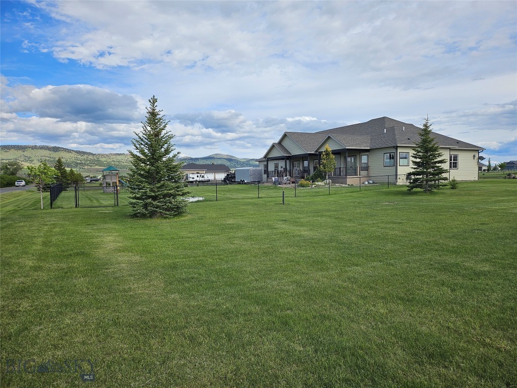 2160 Crested Wheat Loop Property Photo 4