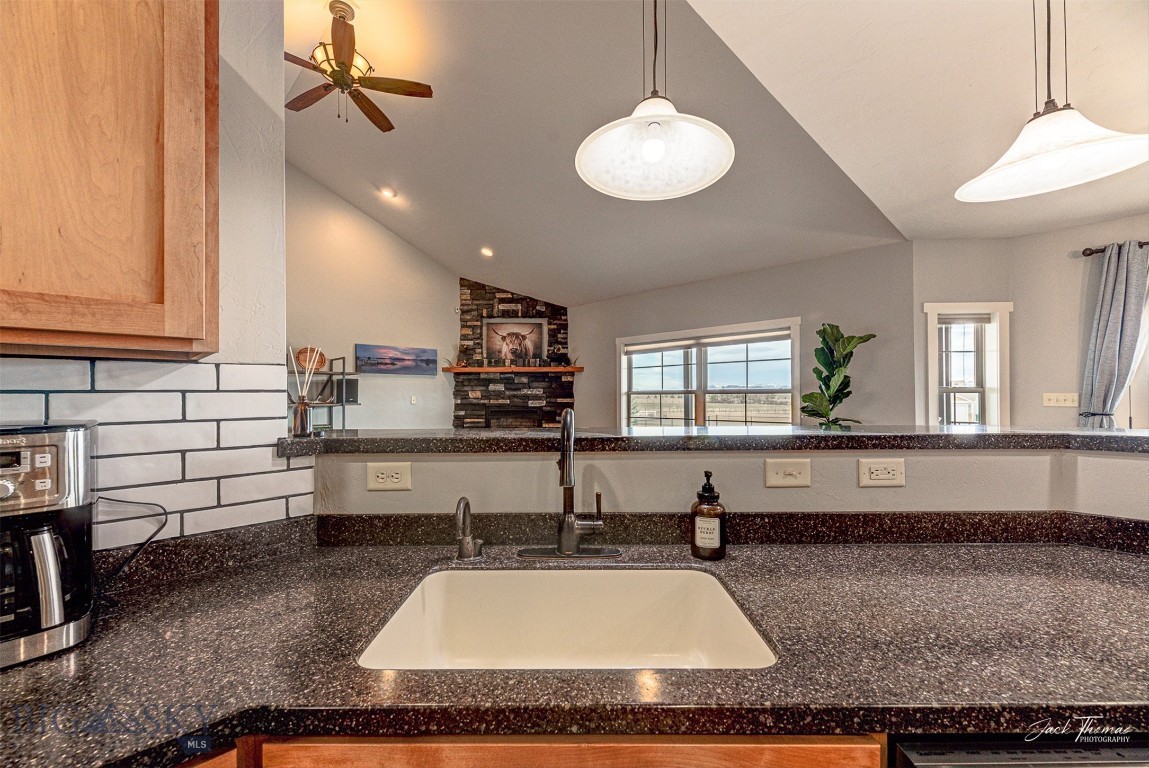 2160 Crested Wheat Loop Property Photo 16