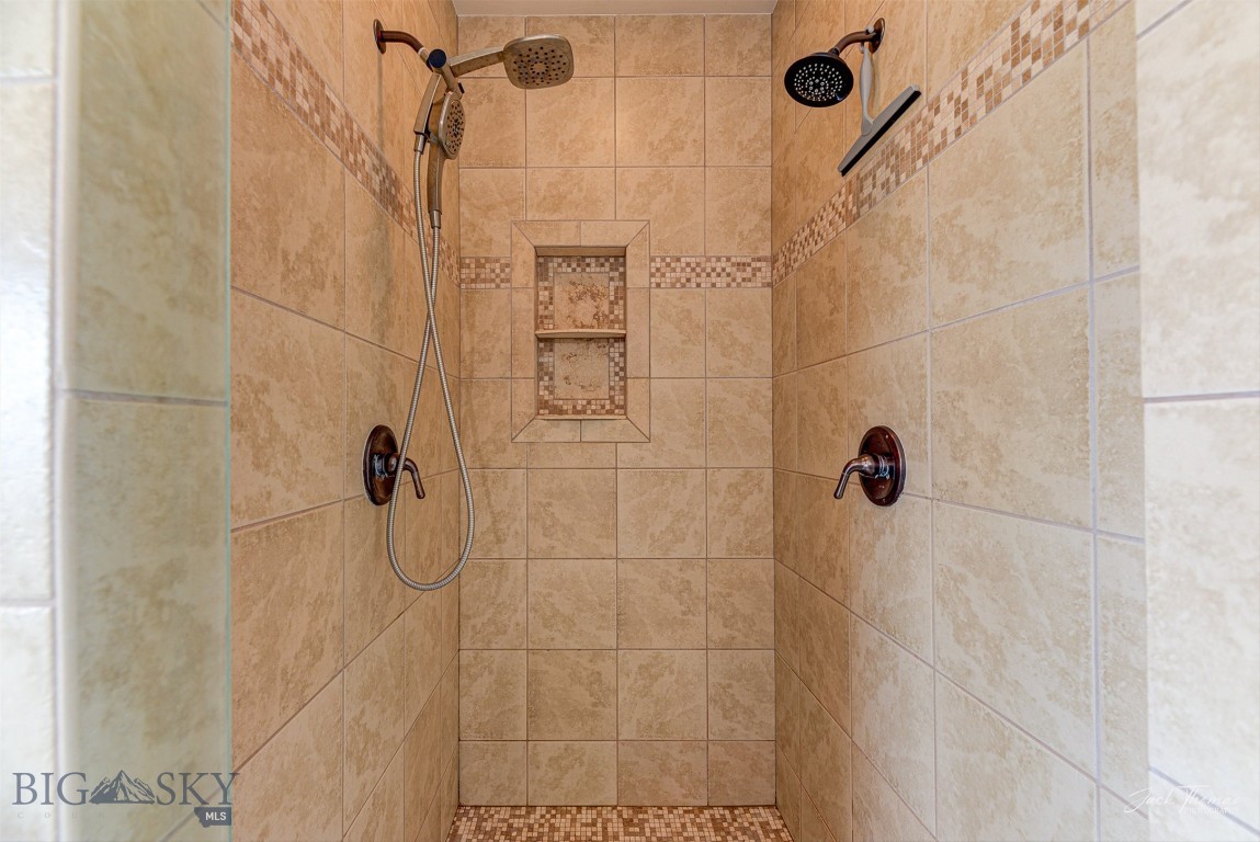 2160 Crested Wheat Loop Property Photo 23