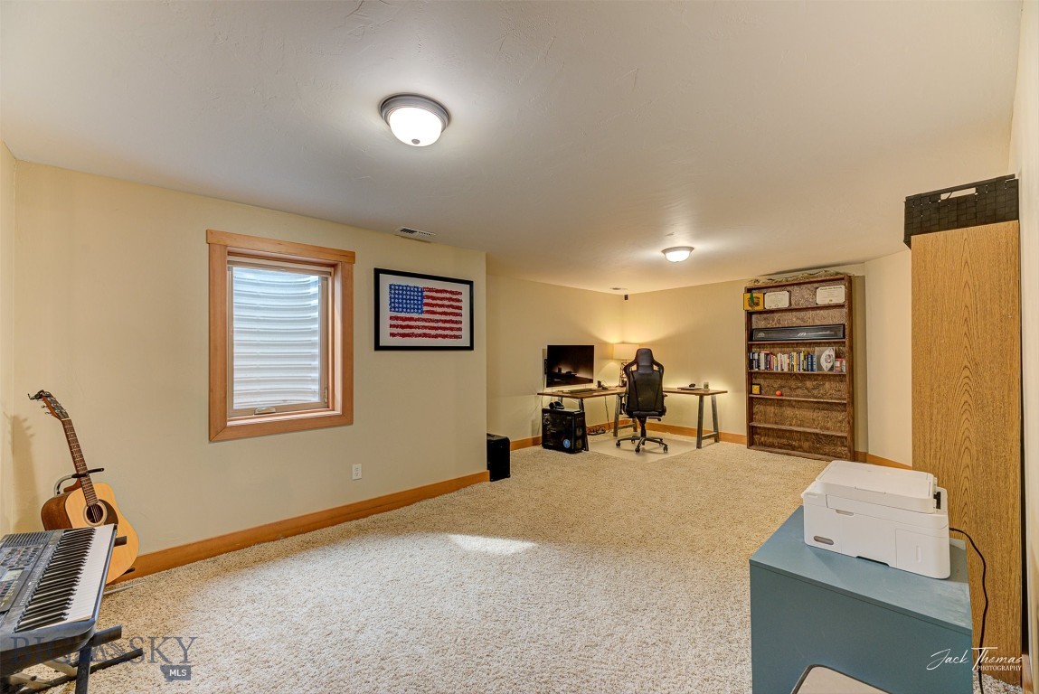 2160 Crested Wheat Loop Property Photo 35