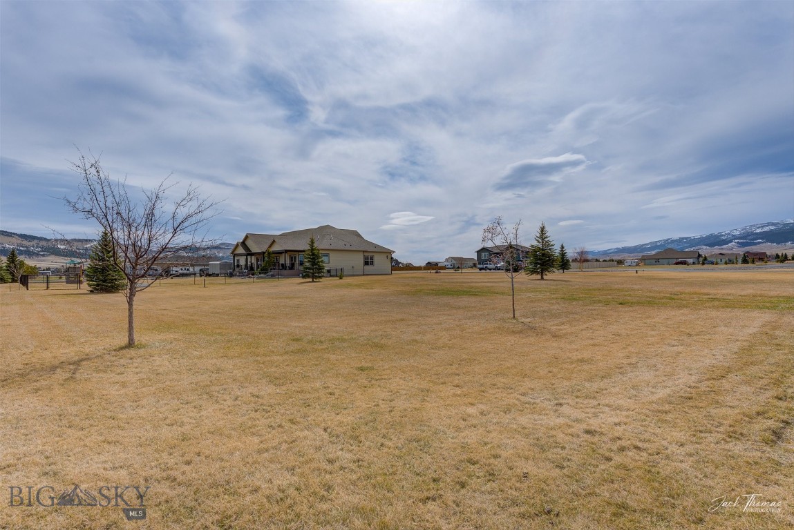 2160 Crested Wheat Loop Property Photo 54