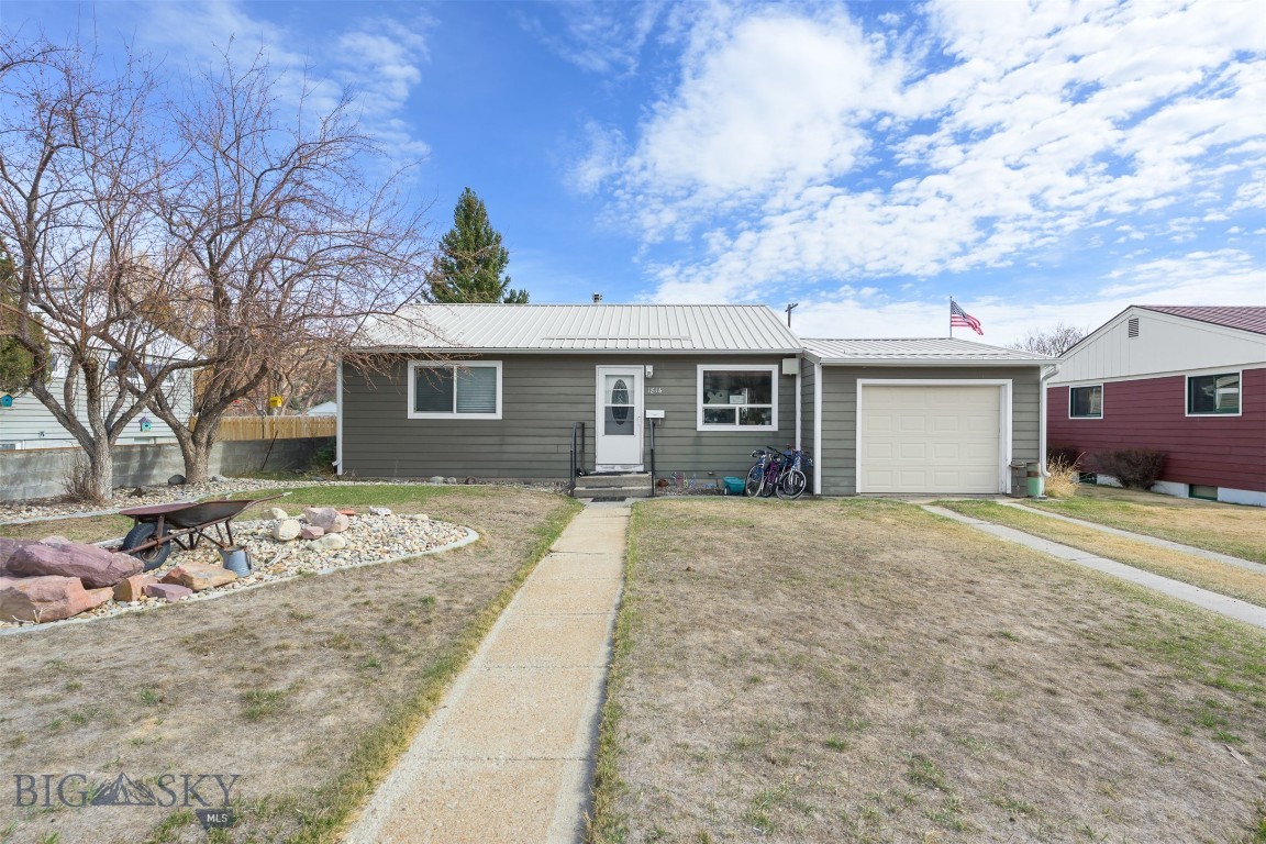 1814 Hamburg Avenue Property Photo 1