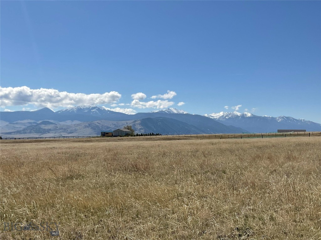 70 Curlew Property Photo