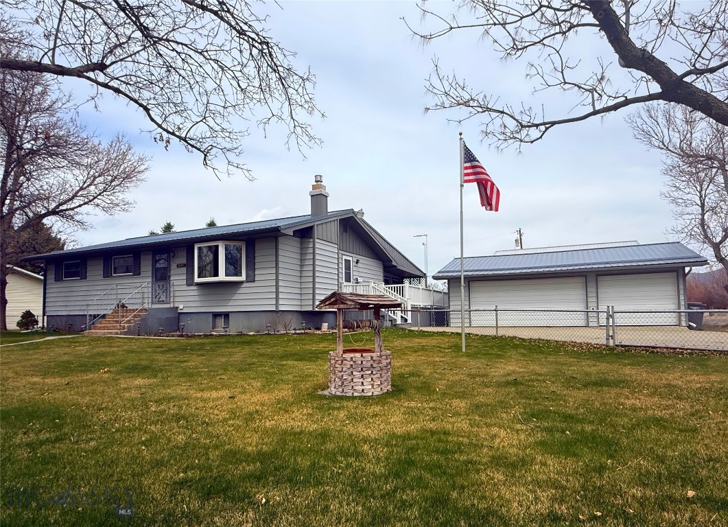 509 1st E Property Photo