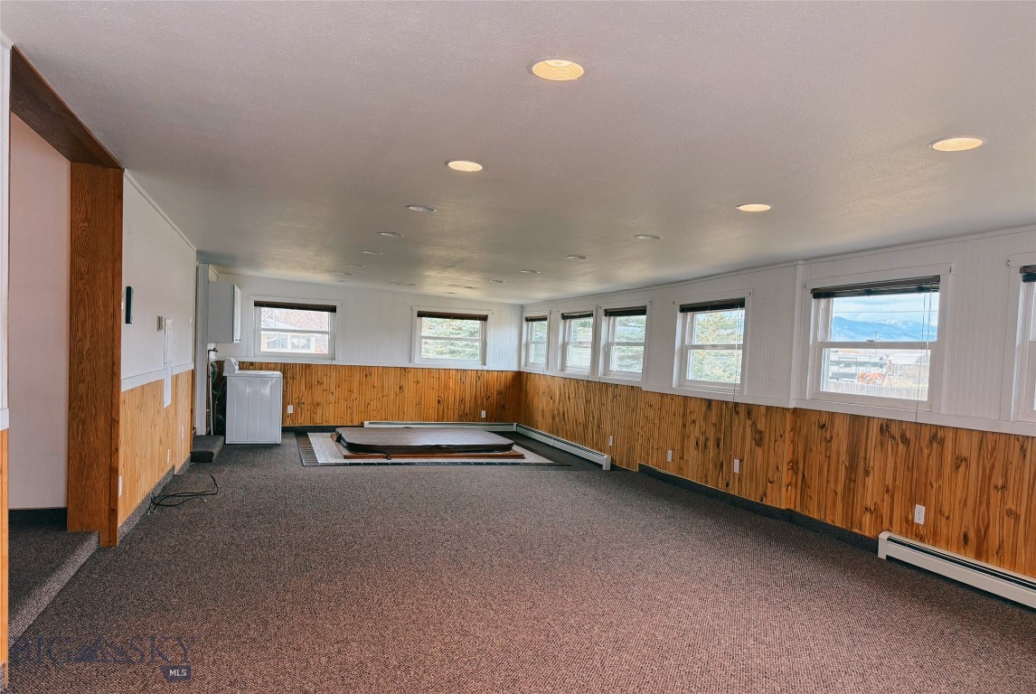509 1st E Property Photo 12