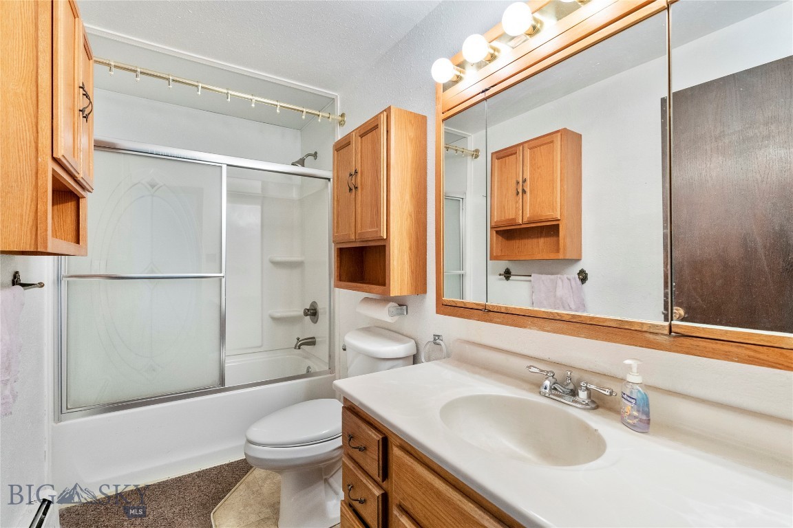 509 1st E Property Photo 13