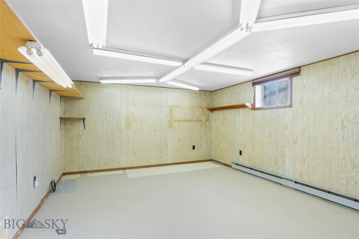 509 1st E Property Photo 39