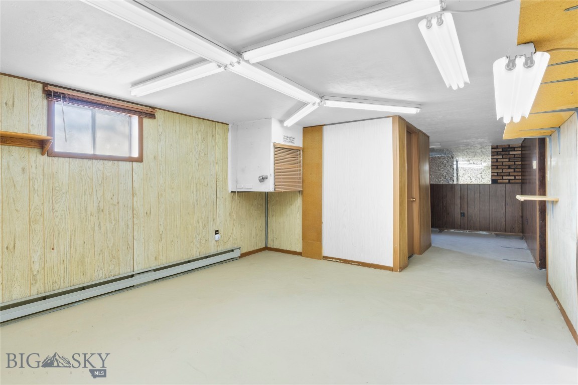 509 1st E Property Photo 40