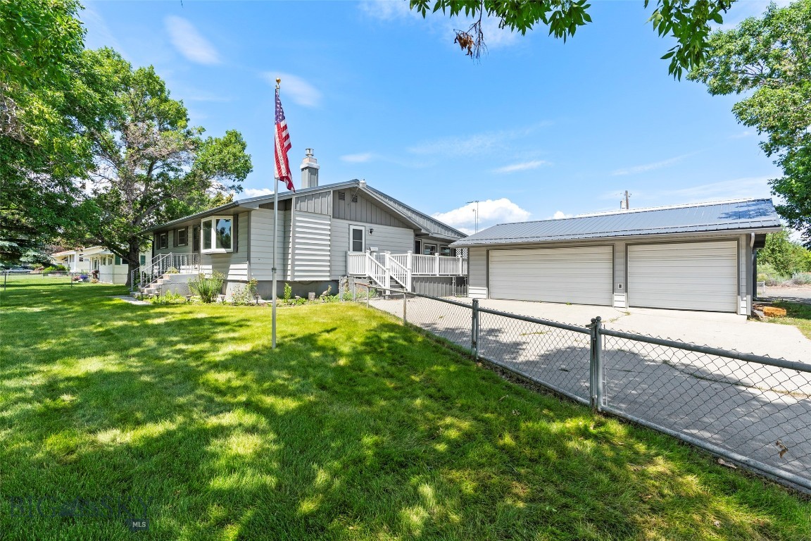 509 1st E Property Photo 82