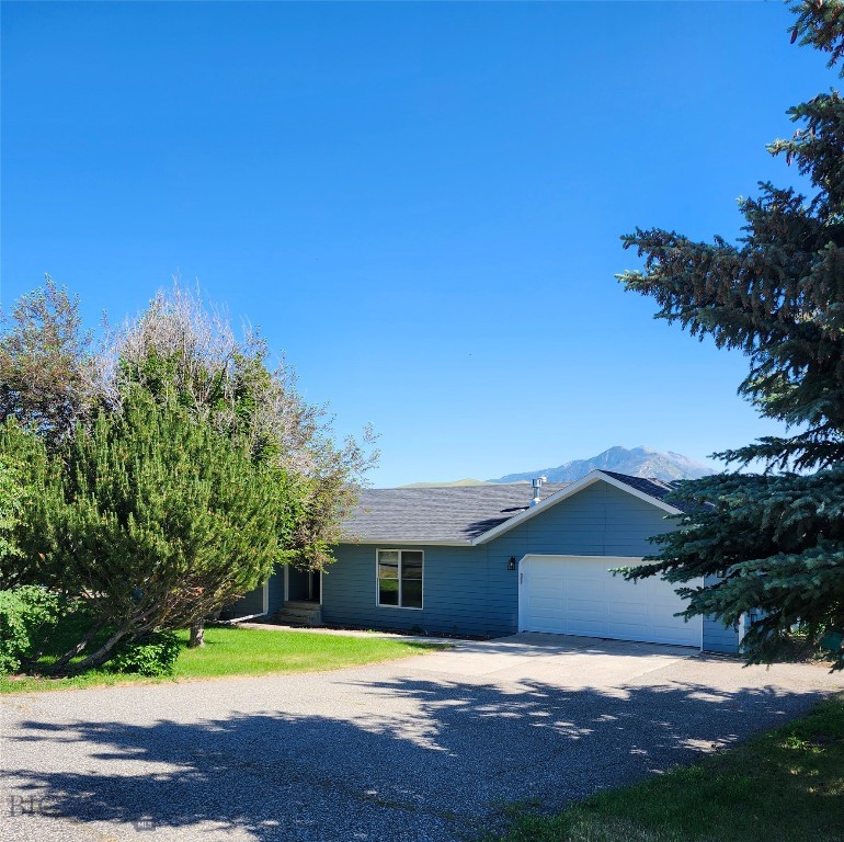 1421 Bluebird Lane Property Photo 1