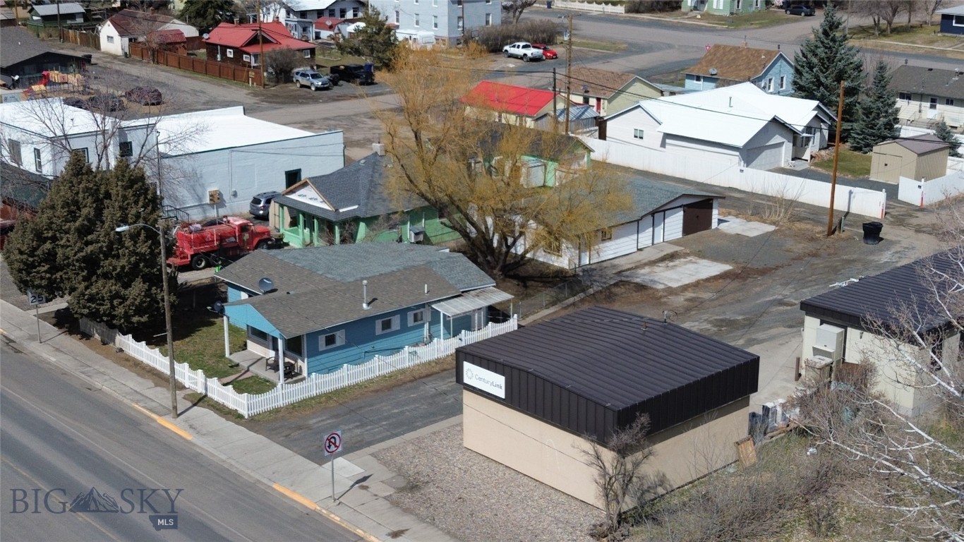307 W Legion Street Property Photo