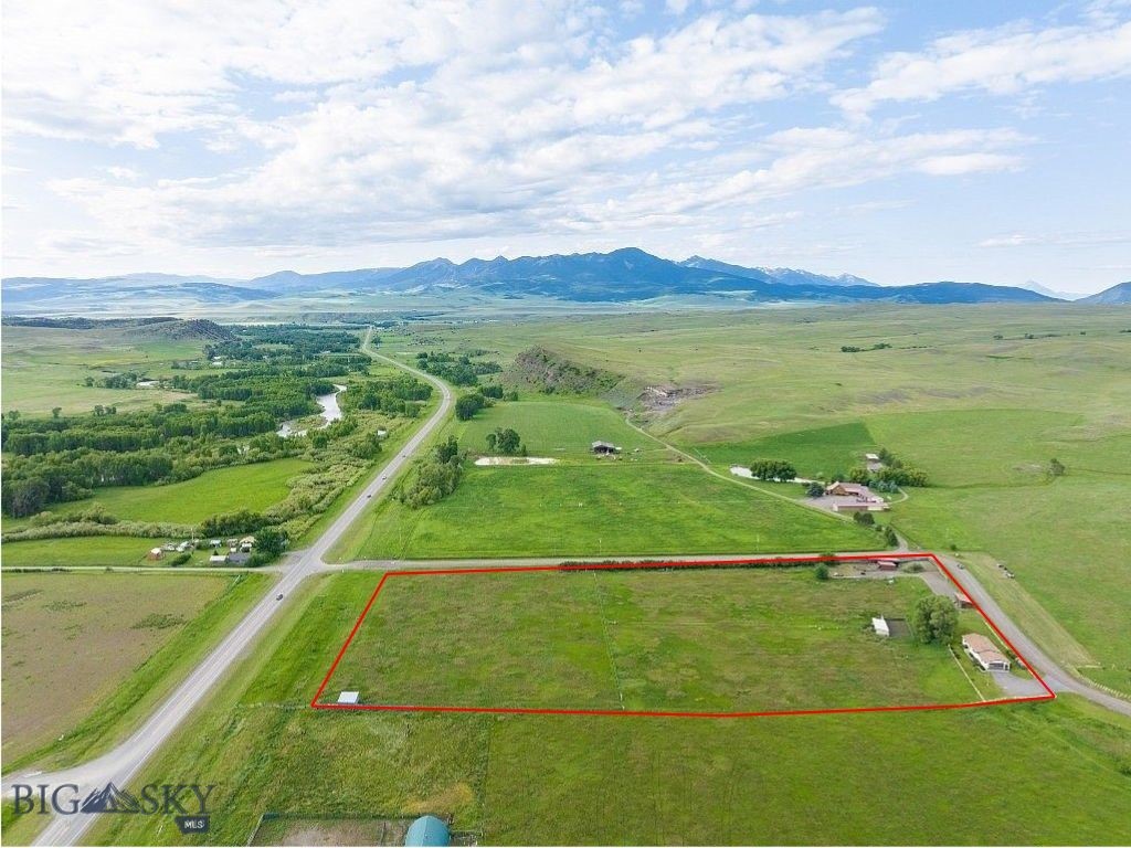 28 W Grannis Property Photo 1