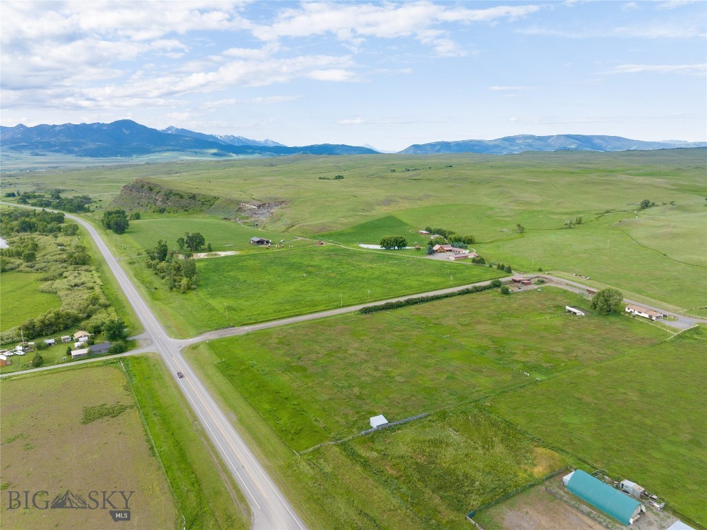 28 W Grannis Property Photo 45