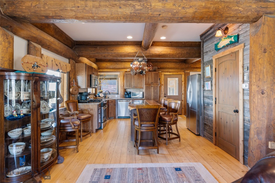 6 Browtine Ln Property Photo 17