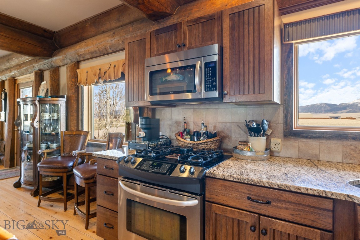 6 Browtine Ln Property Photo 21