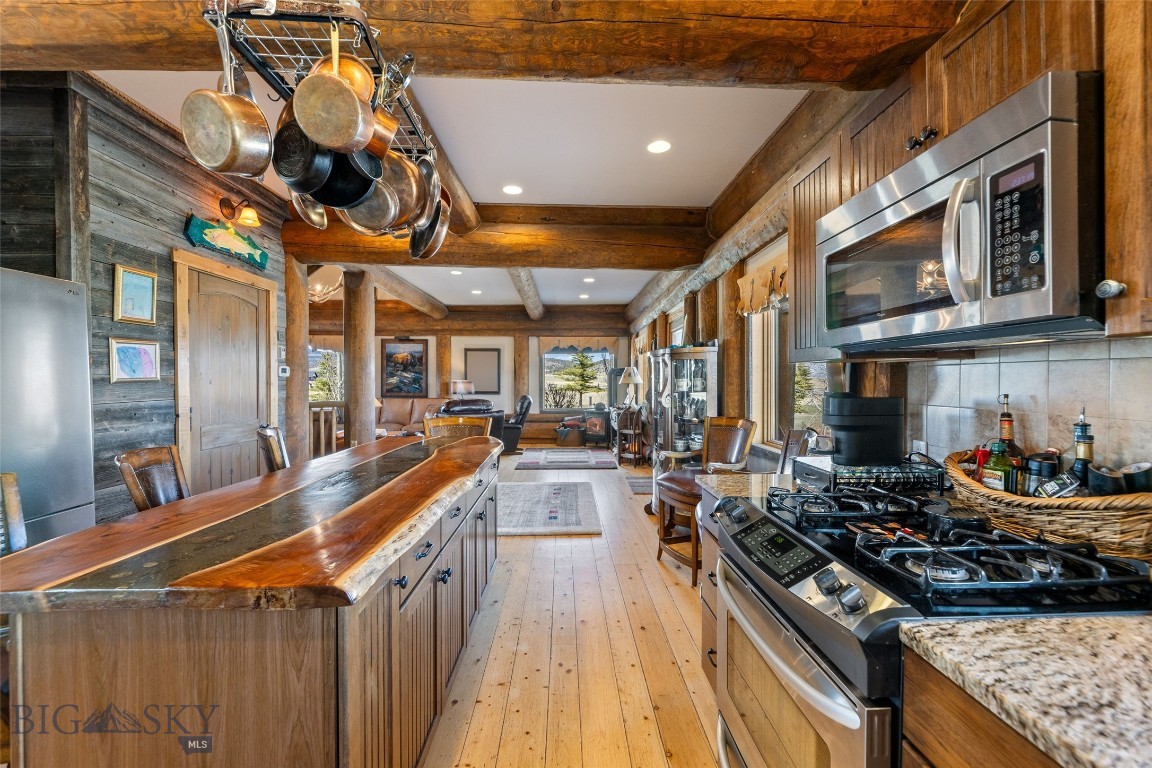 6 Browtine Ln Property Photo 22