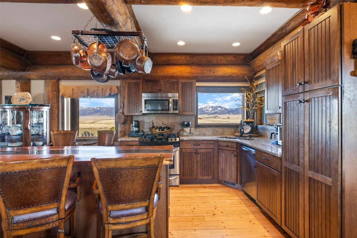 6 Browtine Ln Property Photo 26